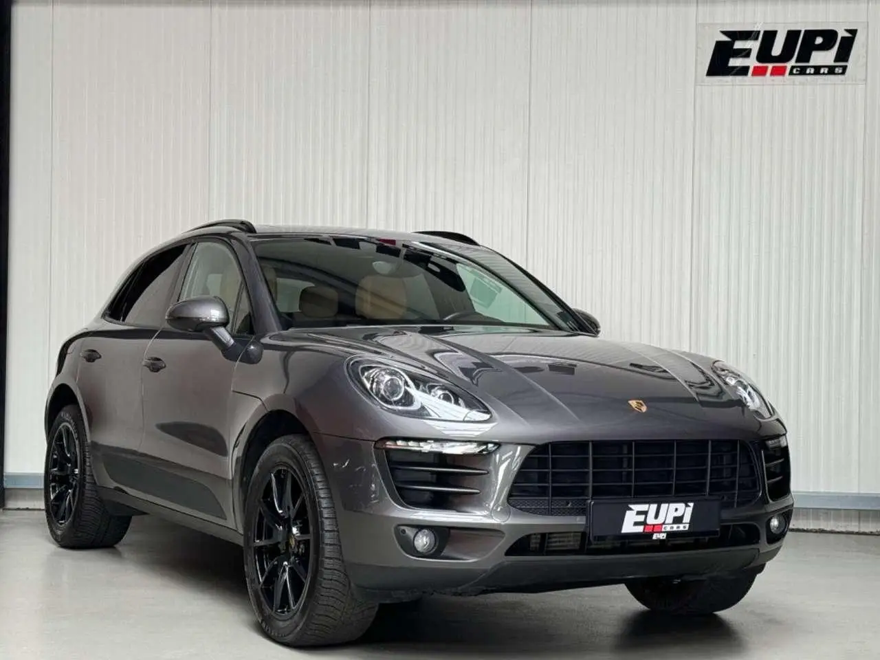 Photo 1 : Porsche Macan 2019 Petrol