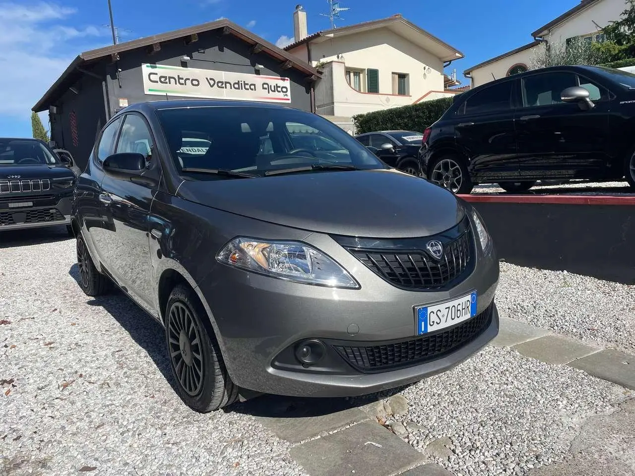 Photo 1 : Lancia Ypsilon 2023 Hybride