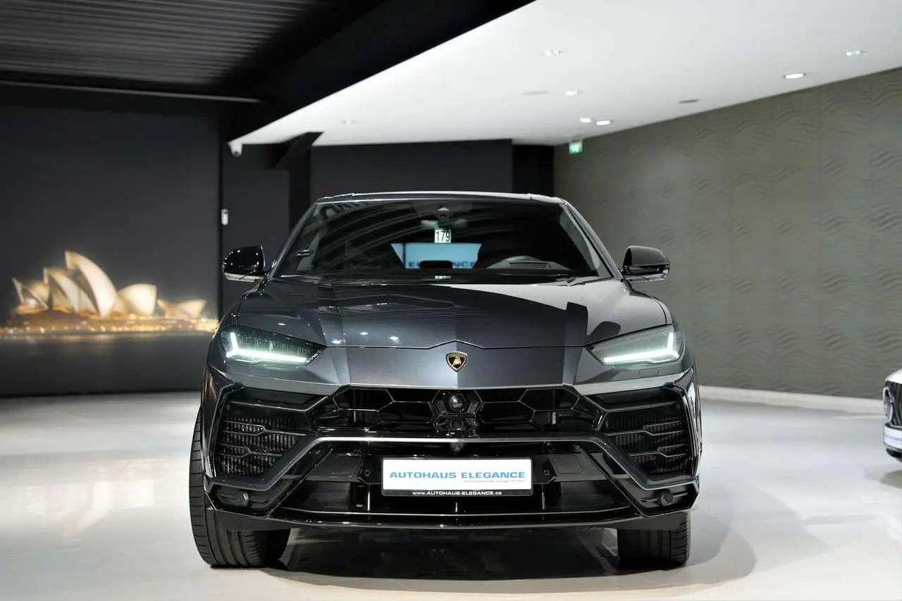 Photo 1 : Lamborghini Urus 2020 Essence