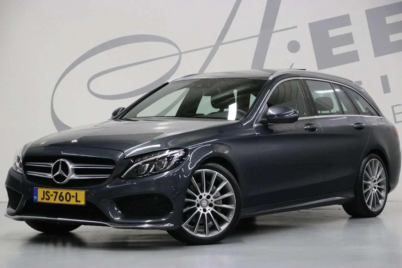 Photo 1 : Mercedes-benz Classe C 2016 Essence