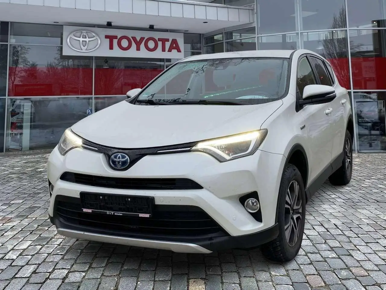 Photo 1 : Toyota Rav4 2016 Hybride