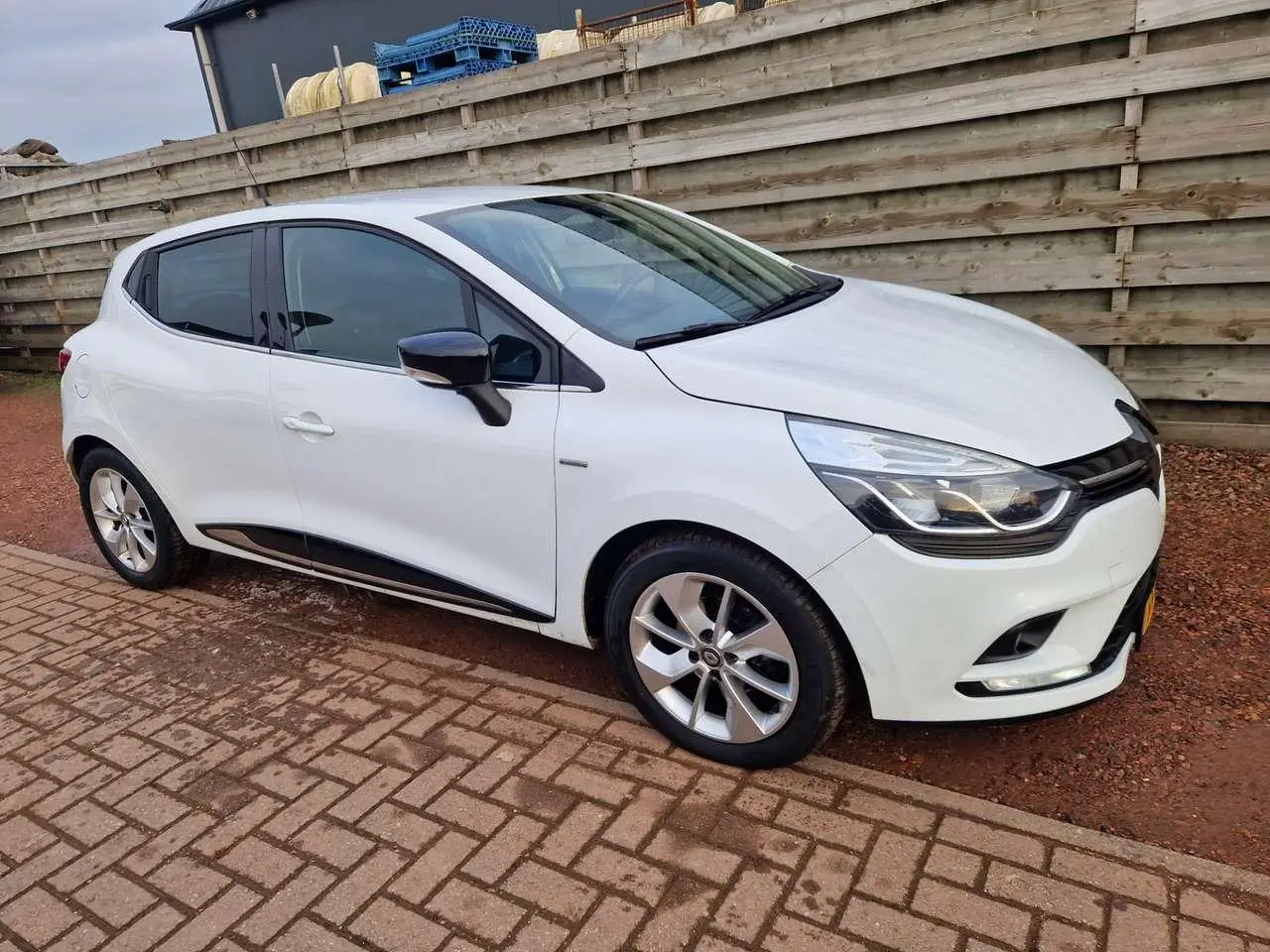 Photo 1 : Renault Clio 2017 Petrol