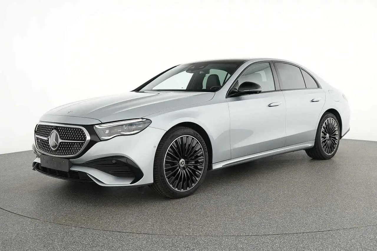 Photo 1 : Mercedes-benz Classe E 2023 Hybride