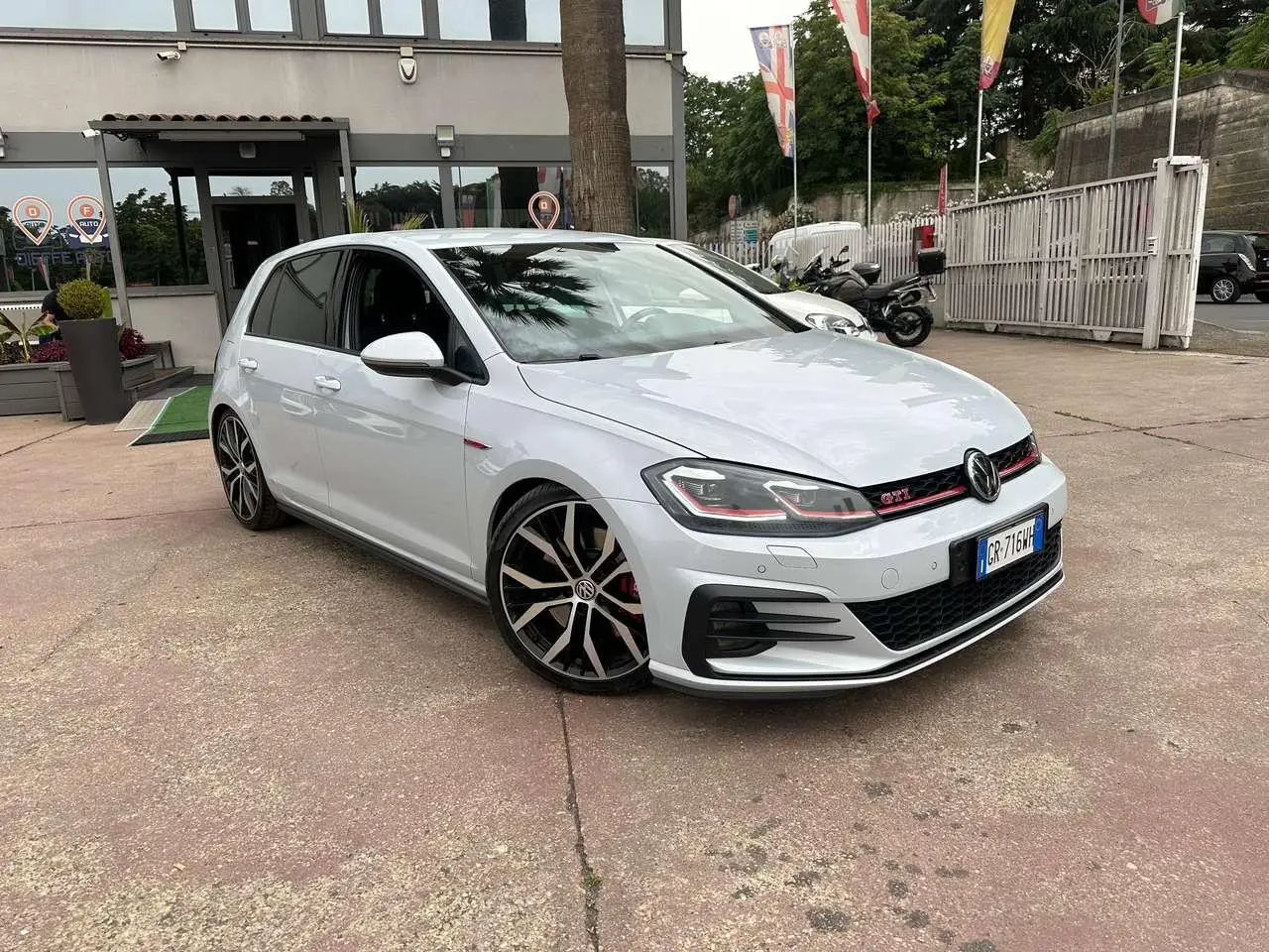 Photo 1 : Volkswagen Golf 2019 Essence