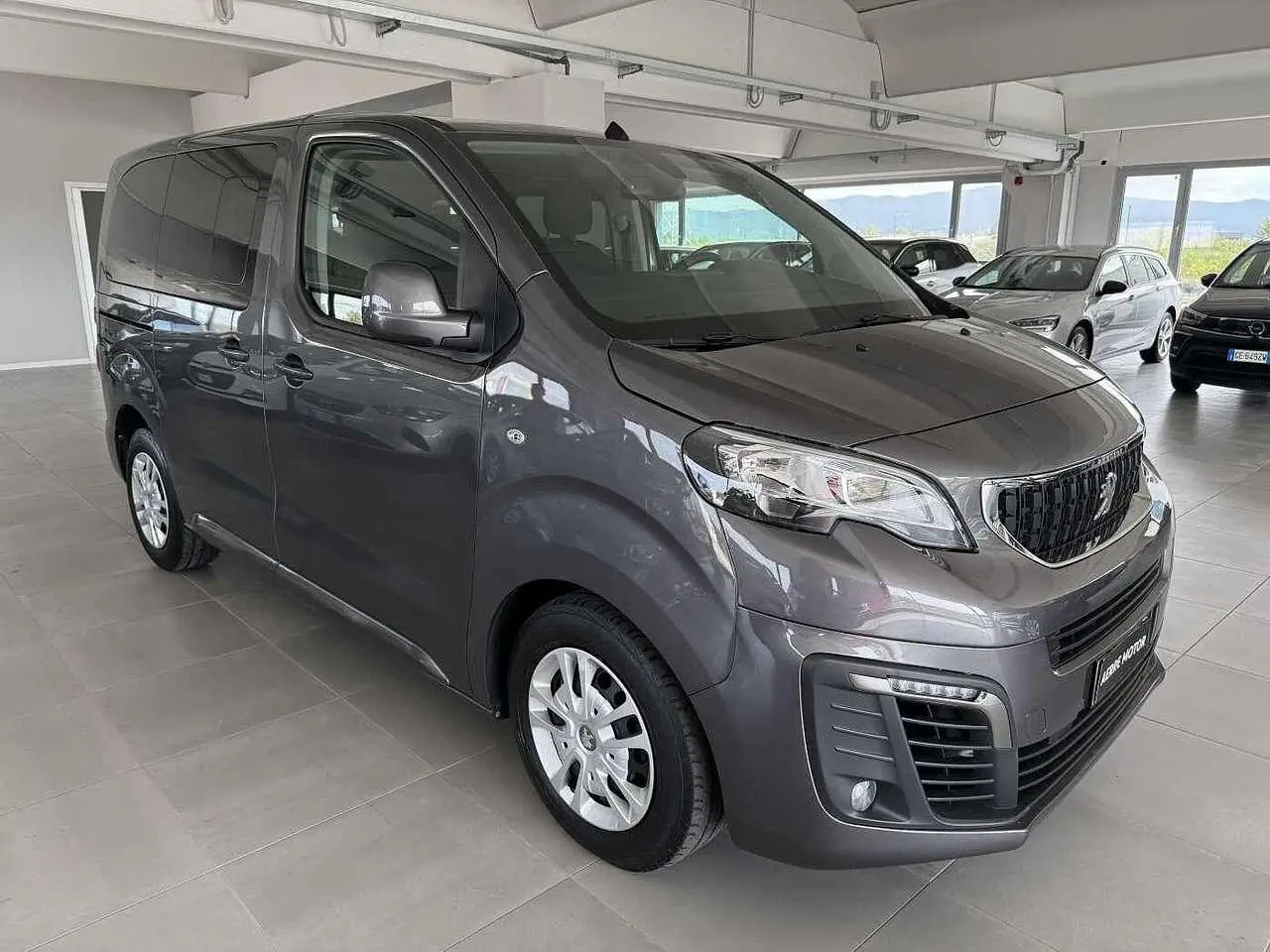 Photo 1 : Peugeot Traveller 2020 Diesel