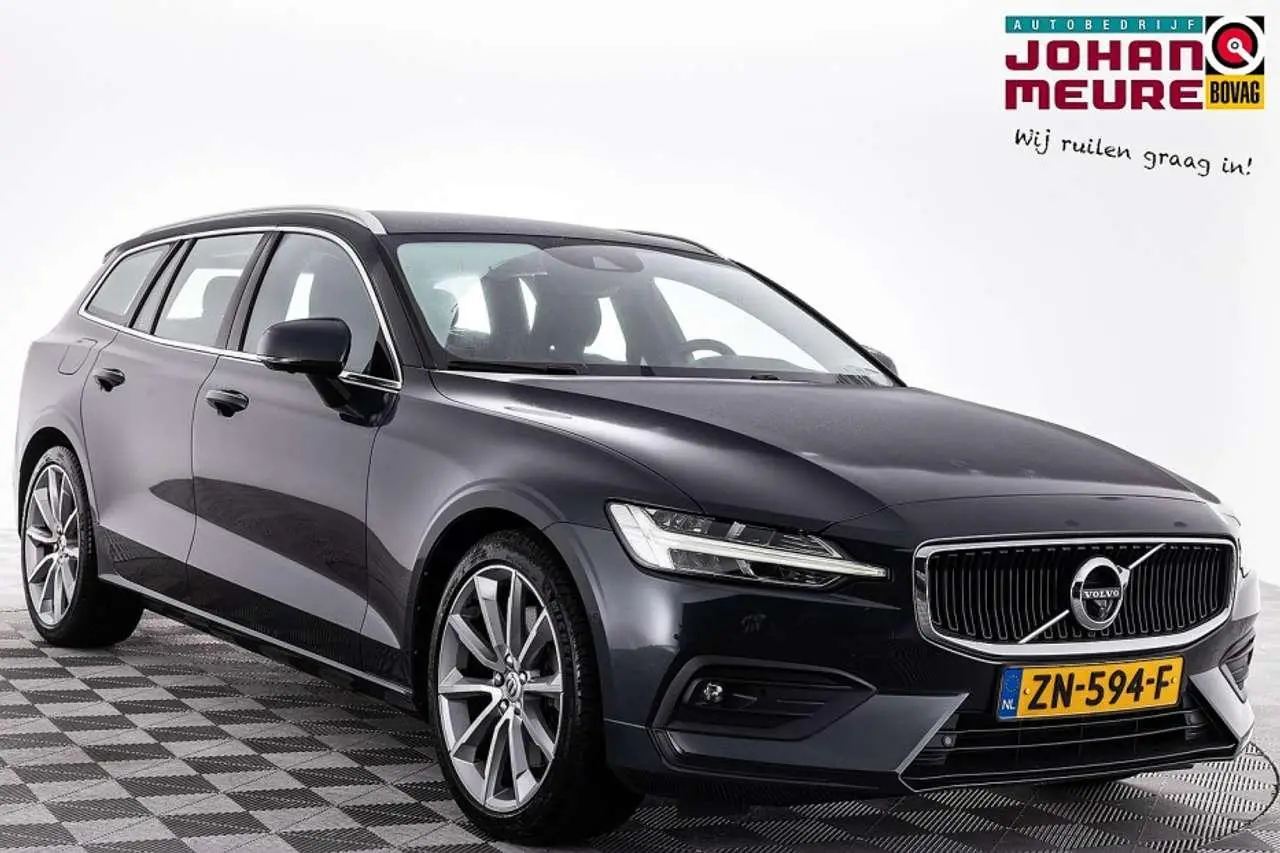 Photo 1 : Volvo V60 2019 Essence