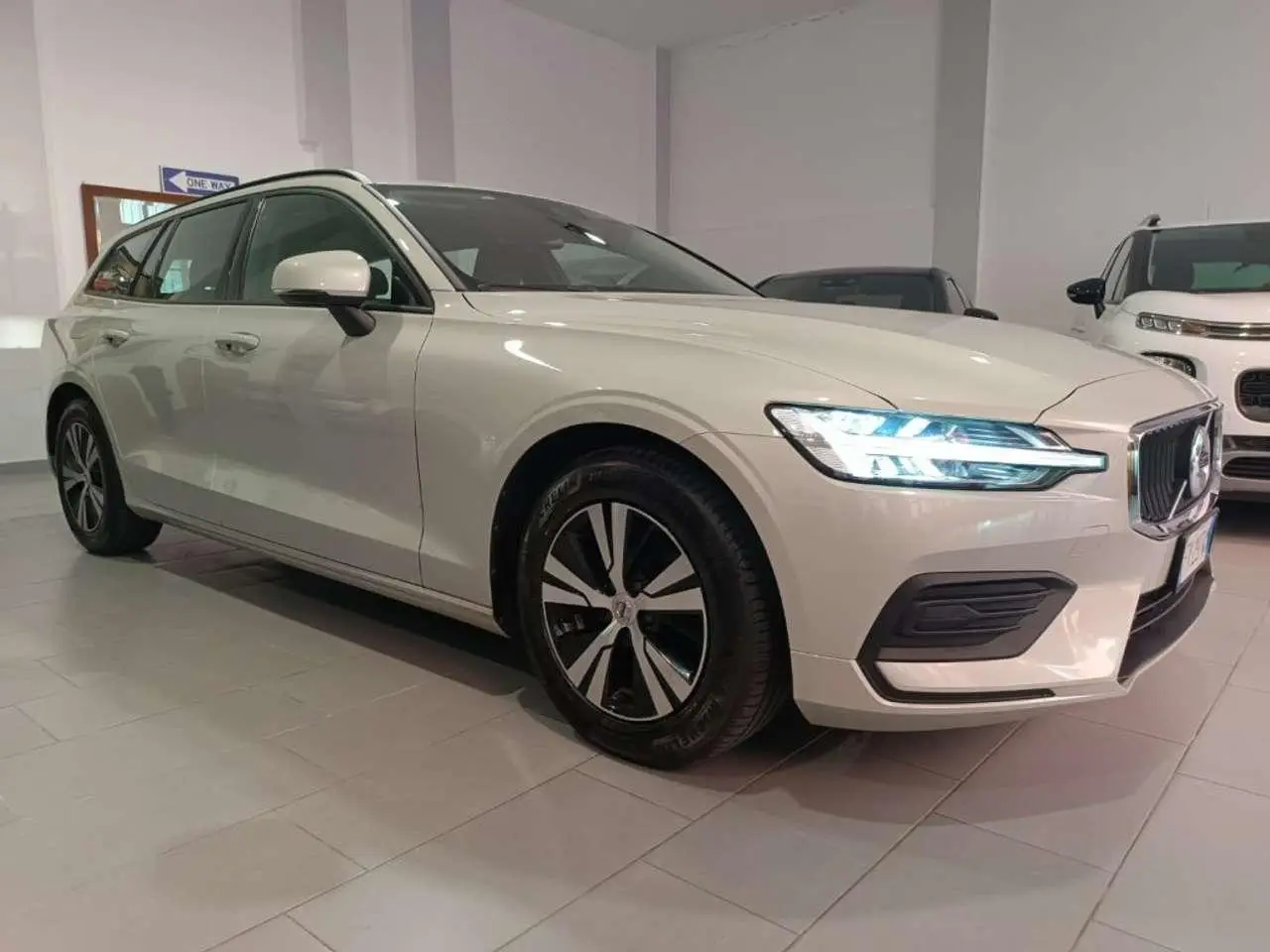 Photo 1 : Volvo V60 2019 Diesel