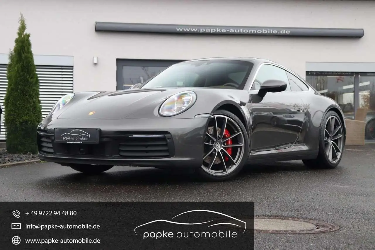 Photo 1 : Porsche 992 2019 Essence