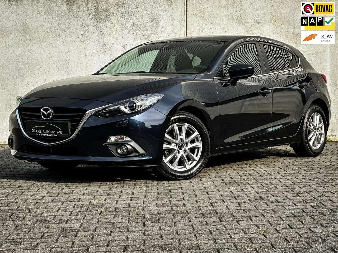 Photo 1 : Mazda 3 2016 Petrol