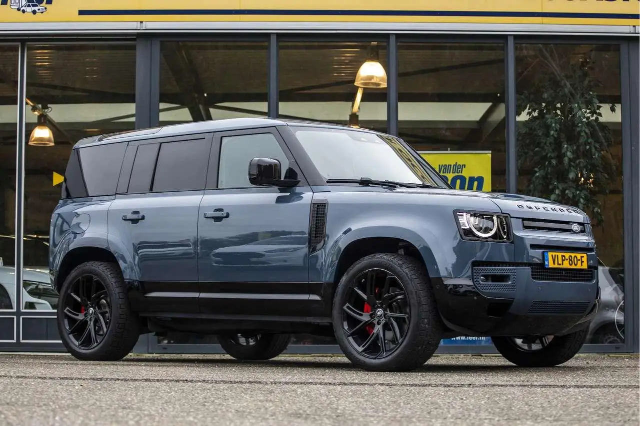 Photo 1 : Land Rover Defender 2021 Hybrid