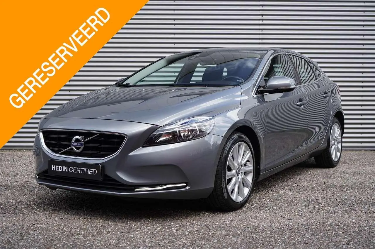 Photo 1 : Volvo V40 2015 Essence