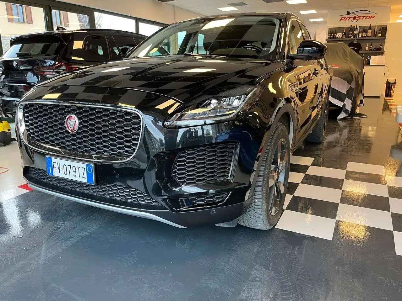 Photo 1 : Jaguar E-pace 2019 Diesel