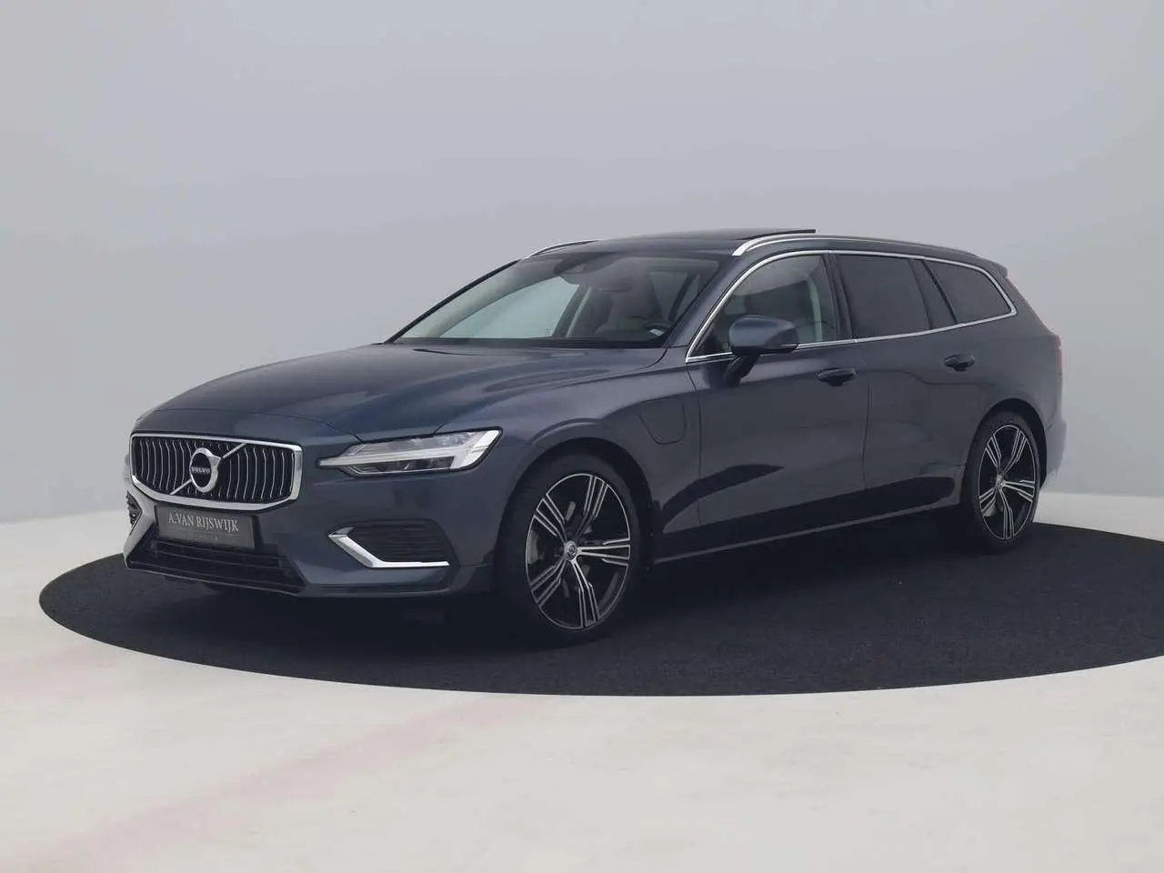 Photo 1 : Volvo V60 2020 Hybride