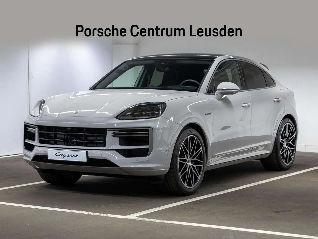 Photo 1 : Porsche Cayenne 2024 Hybrid