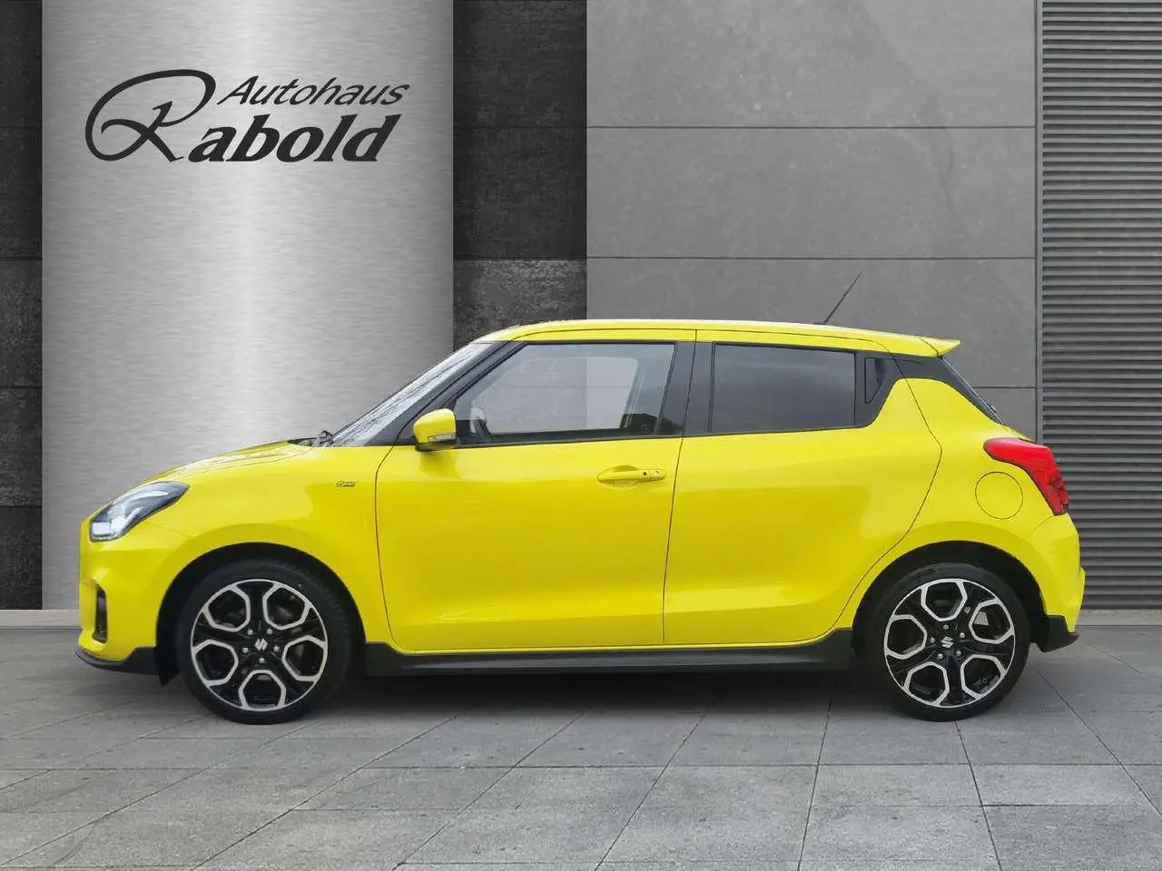 Photo 1 : Suzuki Swift 2019 Petrol