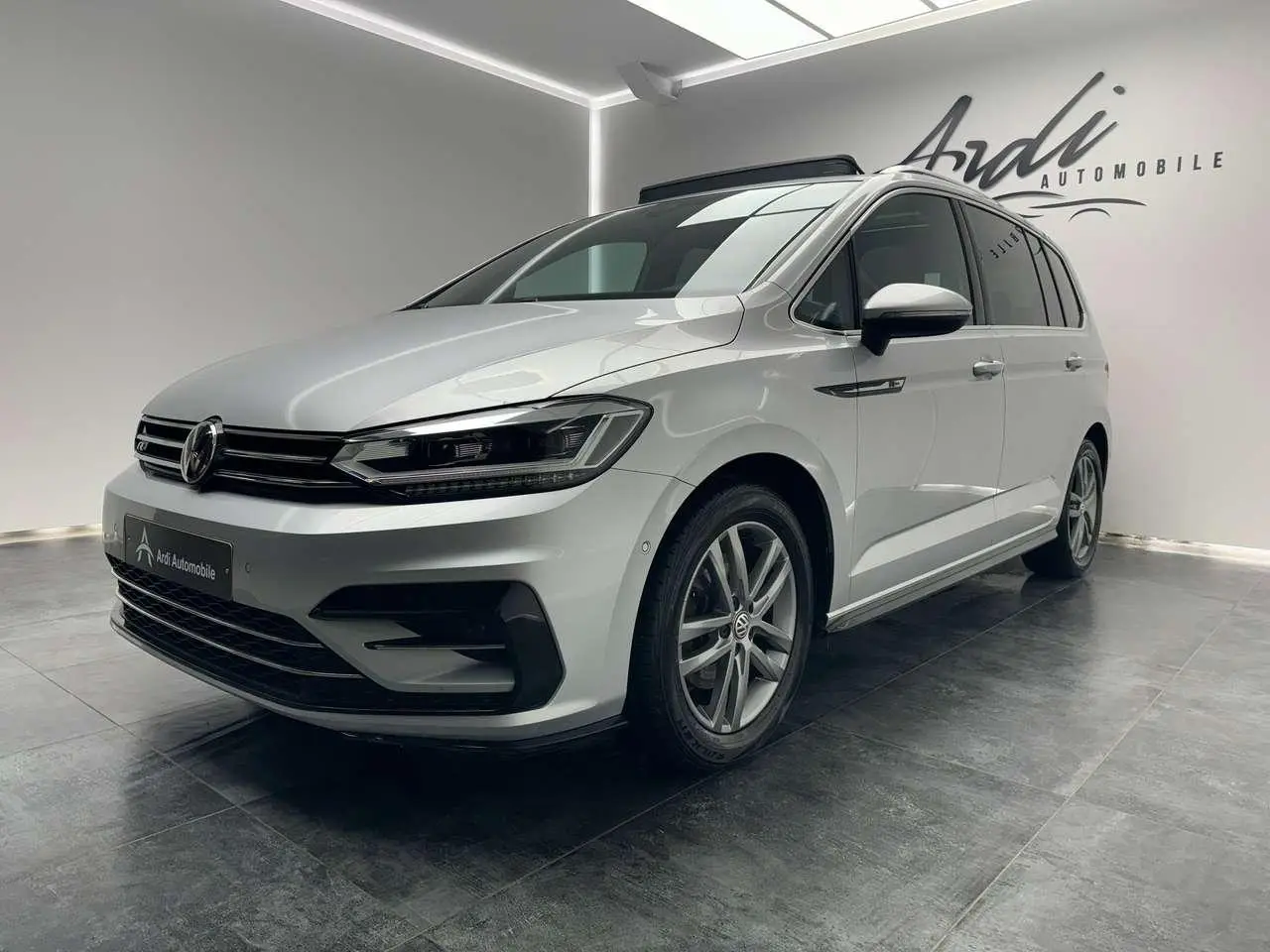 Photo 1 : Volkswagen Touran 2020 Diesel