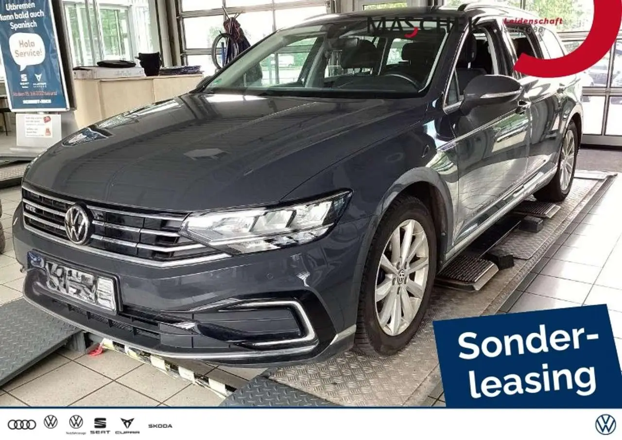 Photo 1 : Volkswagen Passat 2021 Hybride