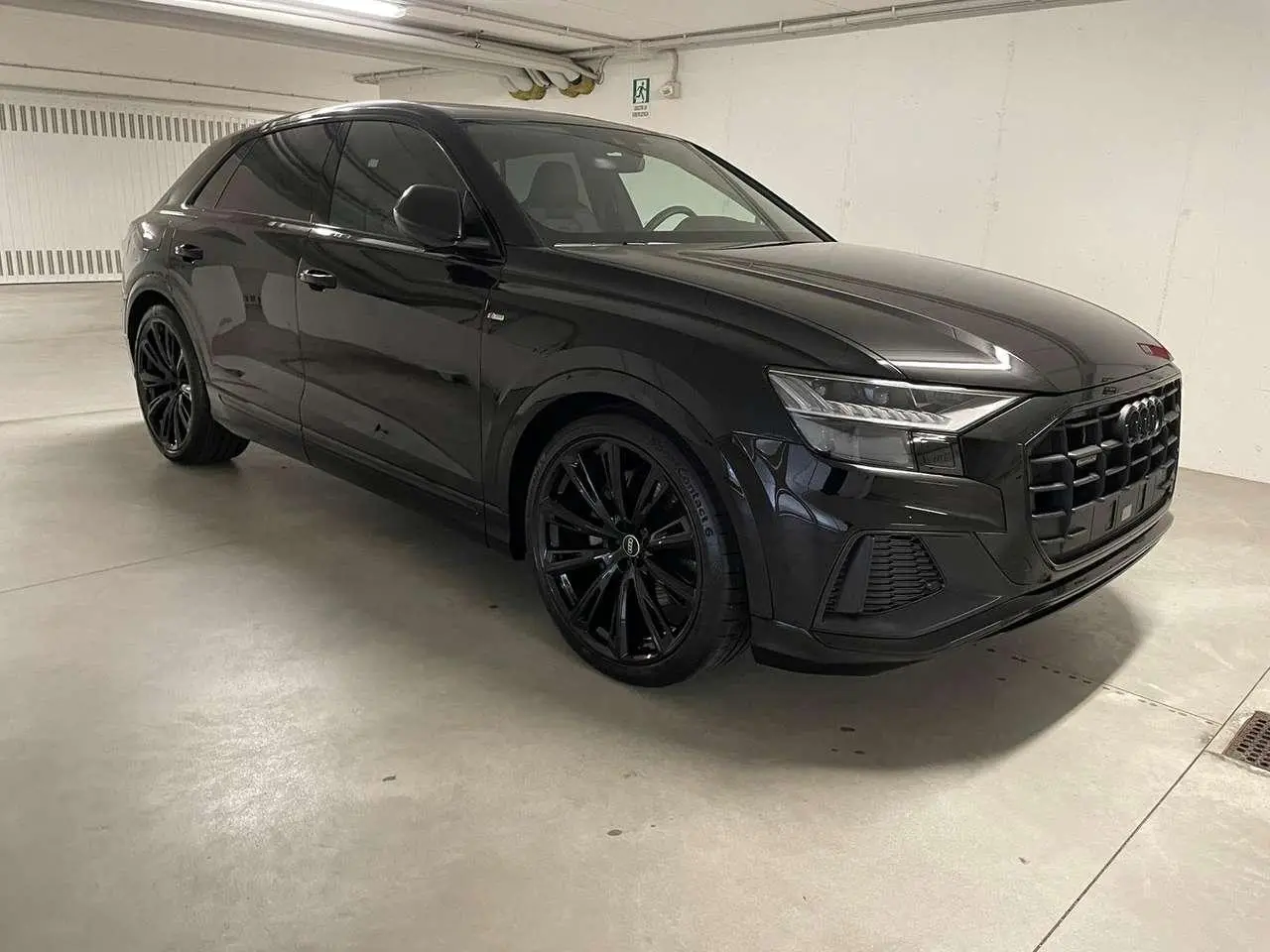 Photo 1 : Audi Q8 2024 Hybride