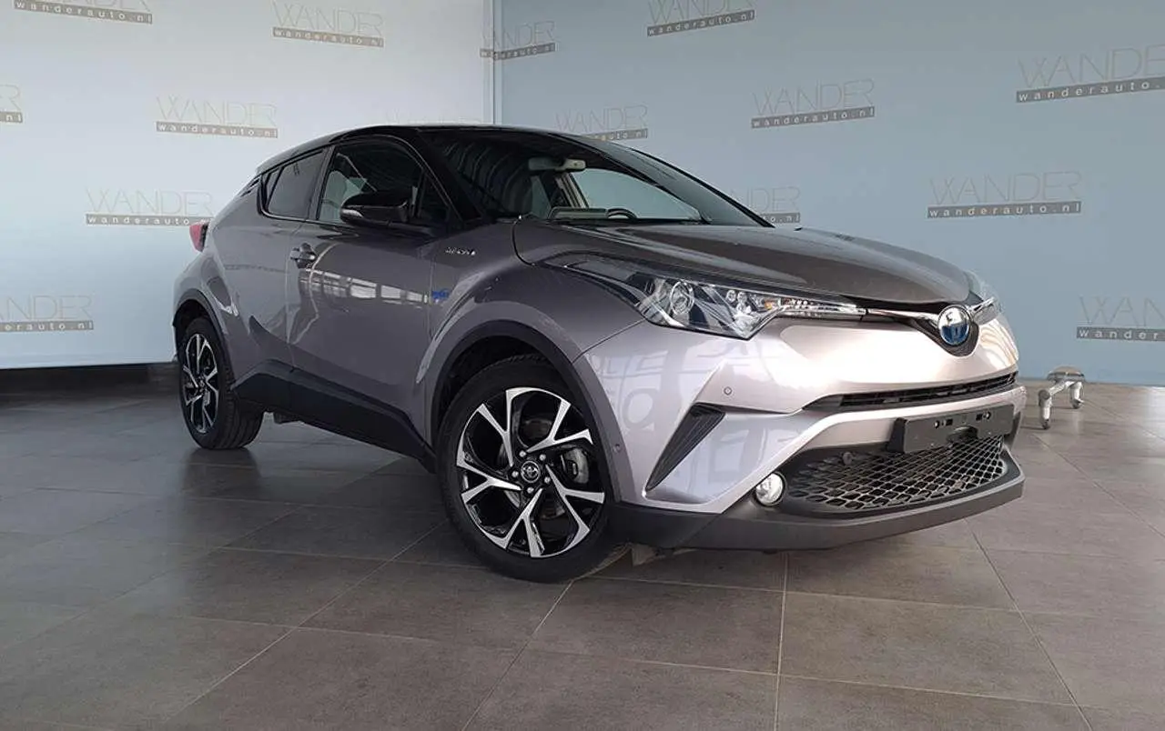 Photo 1 : Toyota C-hr 2019 Hybrid