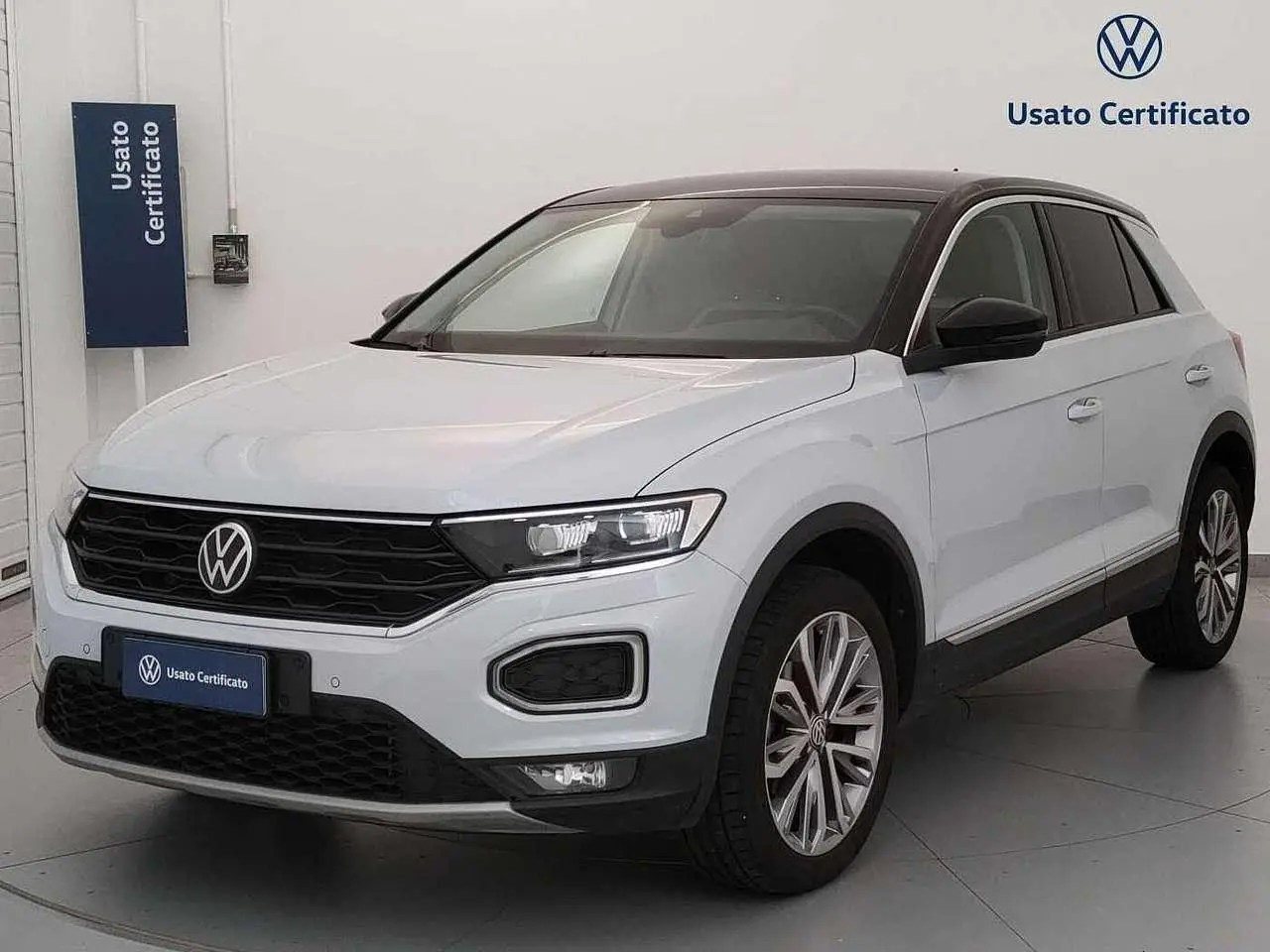 Photo 1 : Volkswagen T-roc 2021 Essence