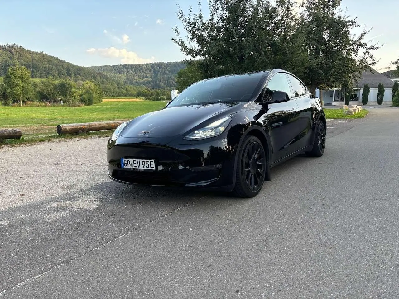 Photo 1 : Tesla Model Y 2022 Electric