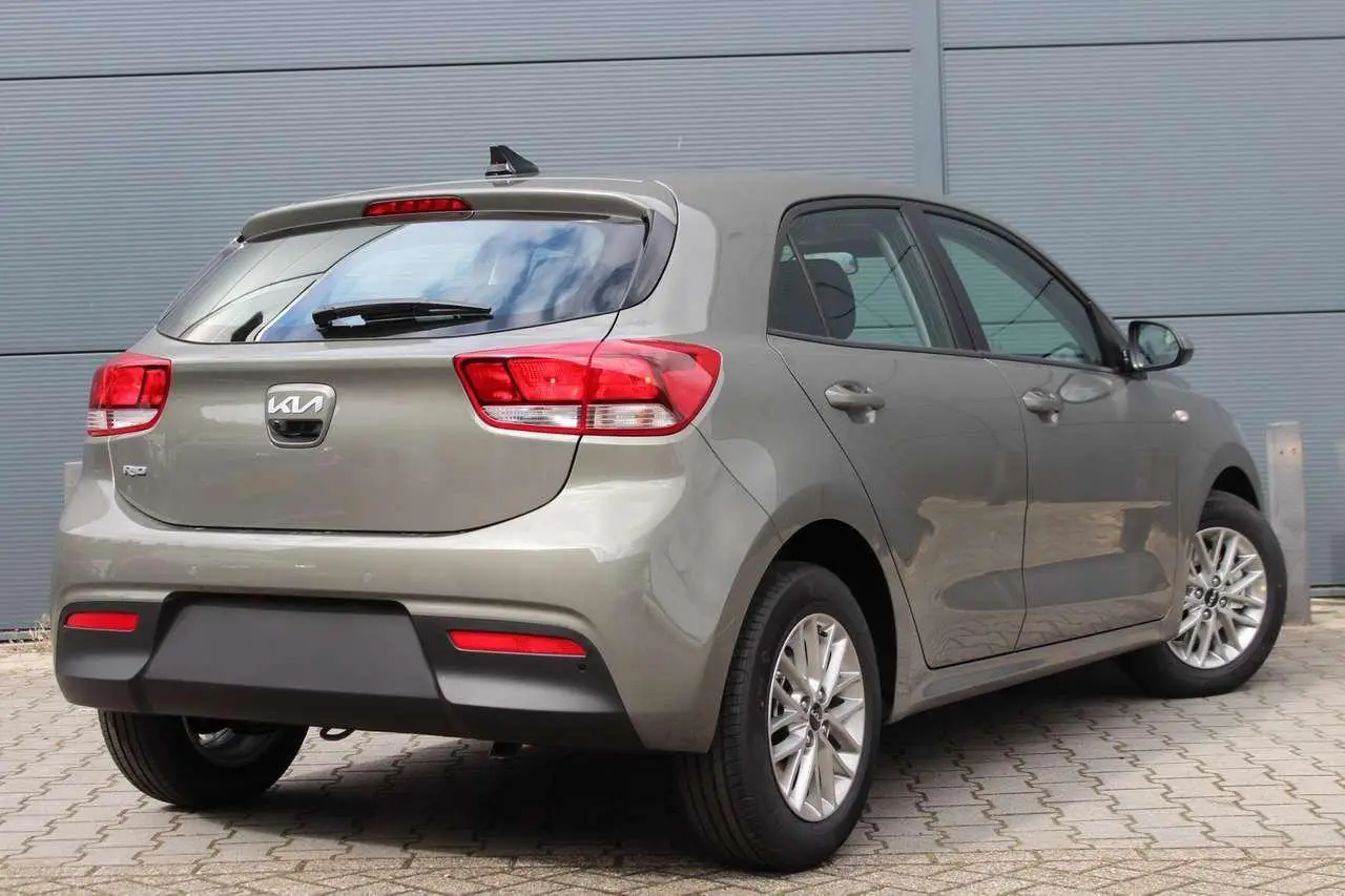 Photo 1 : Kia Rio 2023 Hybrid