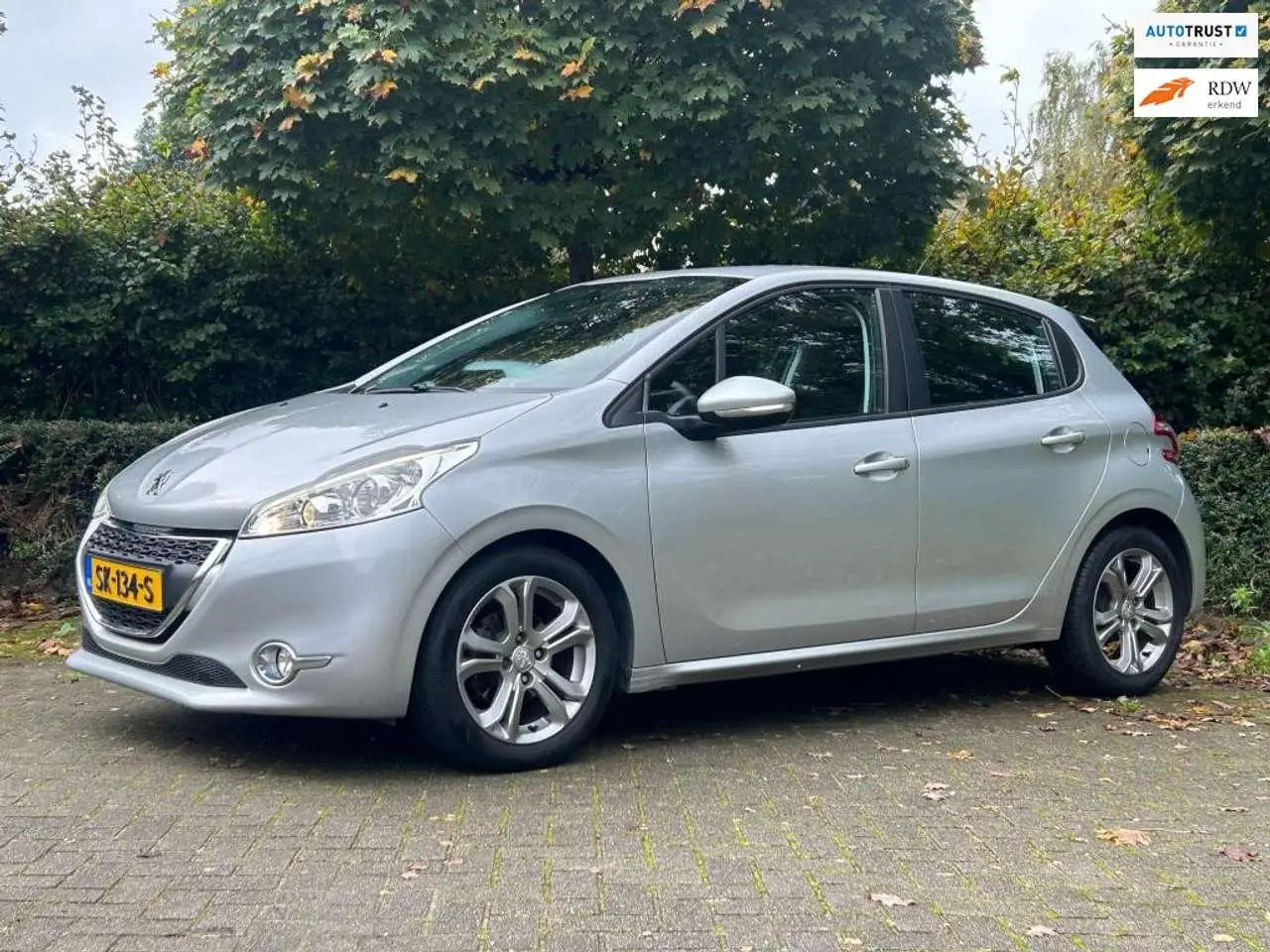 Photo 1 : Peugeot 208 2015 Essence