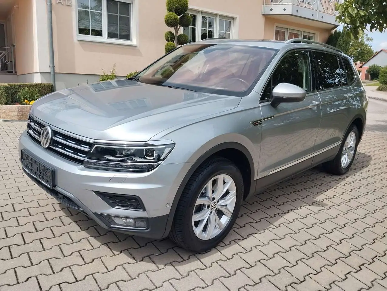 Photo 1 : Volkswagen Tiguan 2019 Petrol