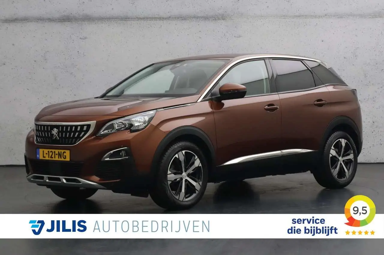 Photo 1 : Peugeot 3008 2018 Essence