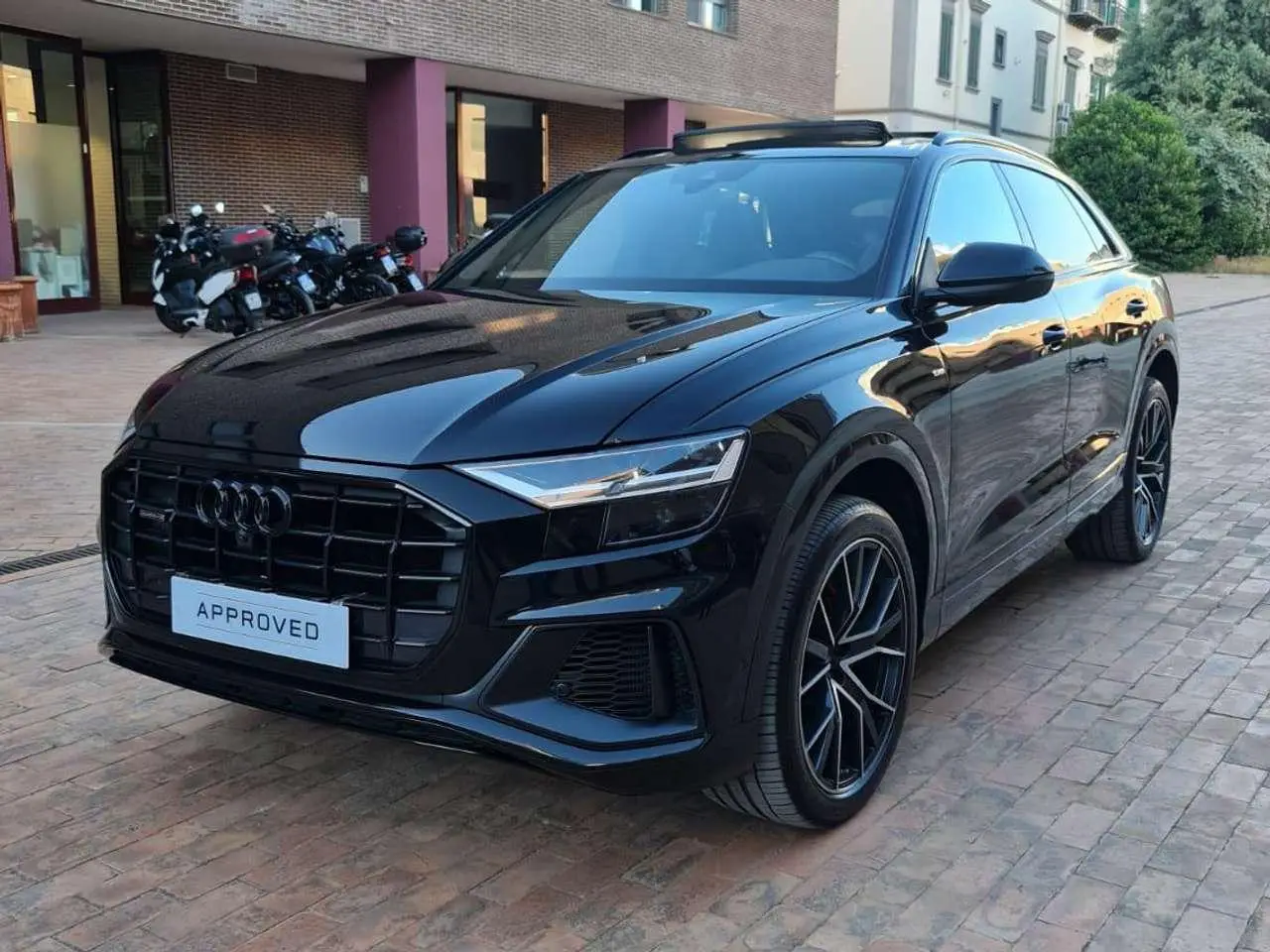 Photo 1 : Audi Q8 2020 Hybride