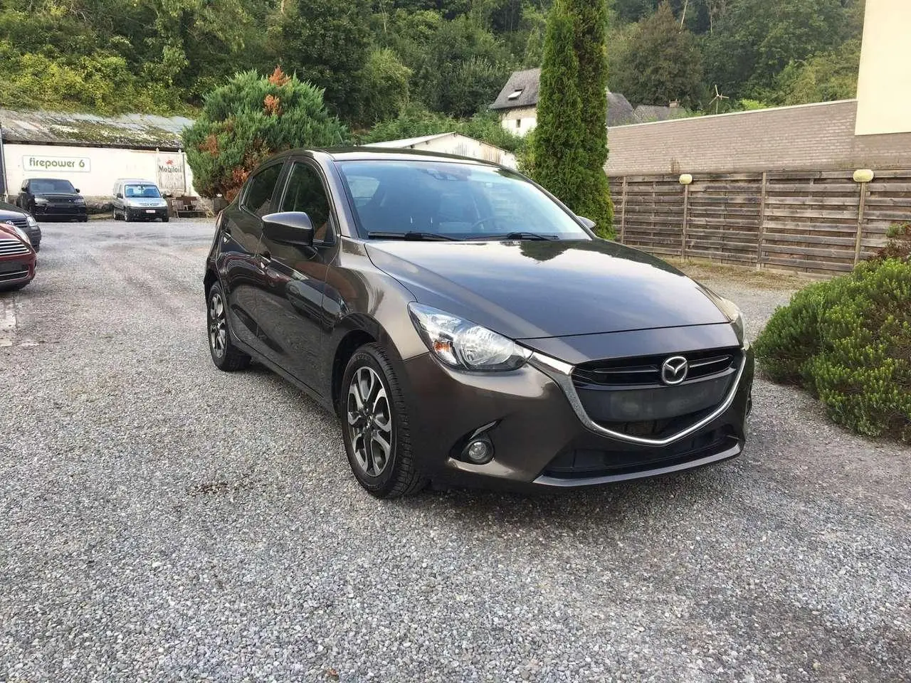 Photo 1 : Mazda 2 2016 Petrol