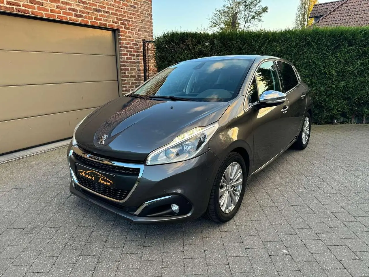 Photo 1 : Peugeot 208 2018 Petrol