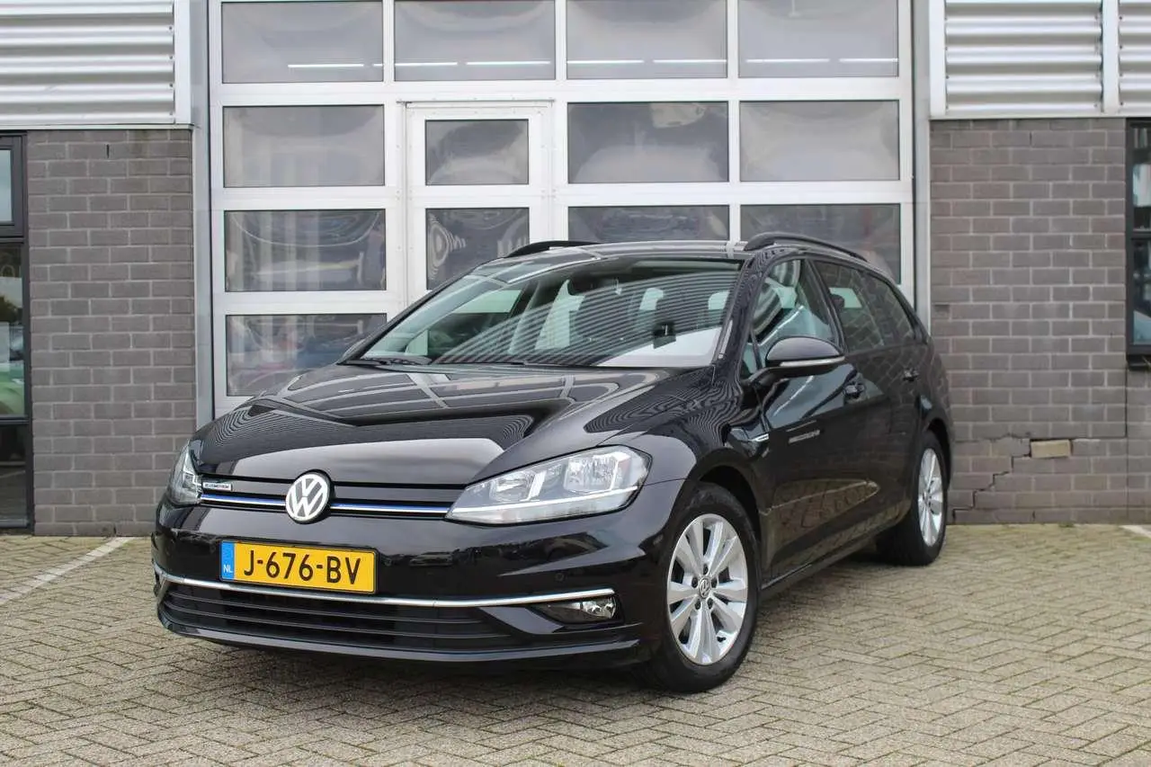 Photo 1 : Volkswagen Golf 2020 Petrol