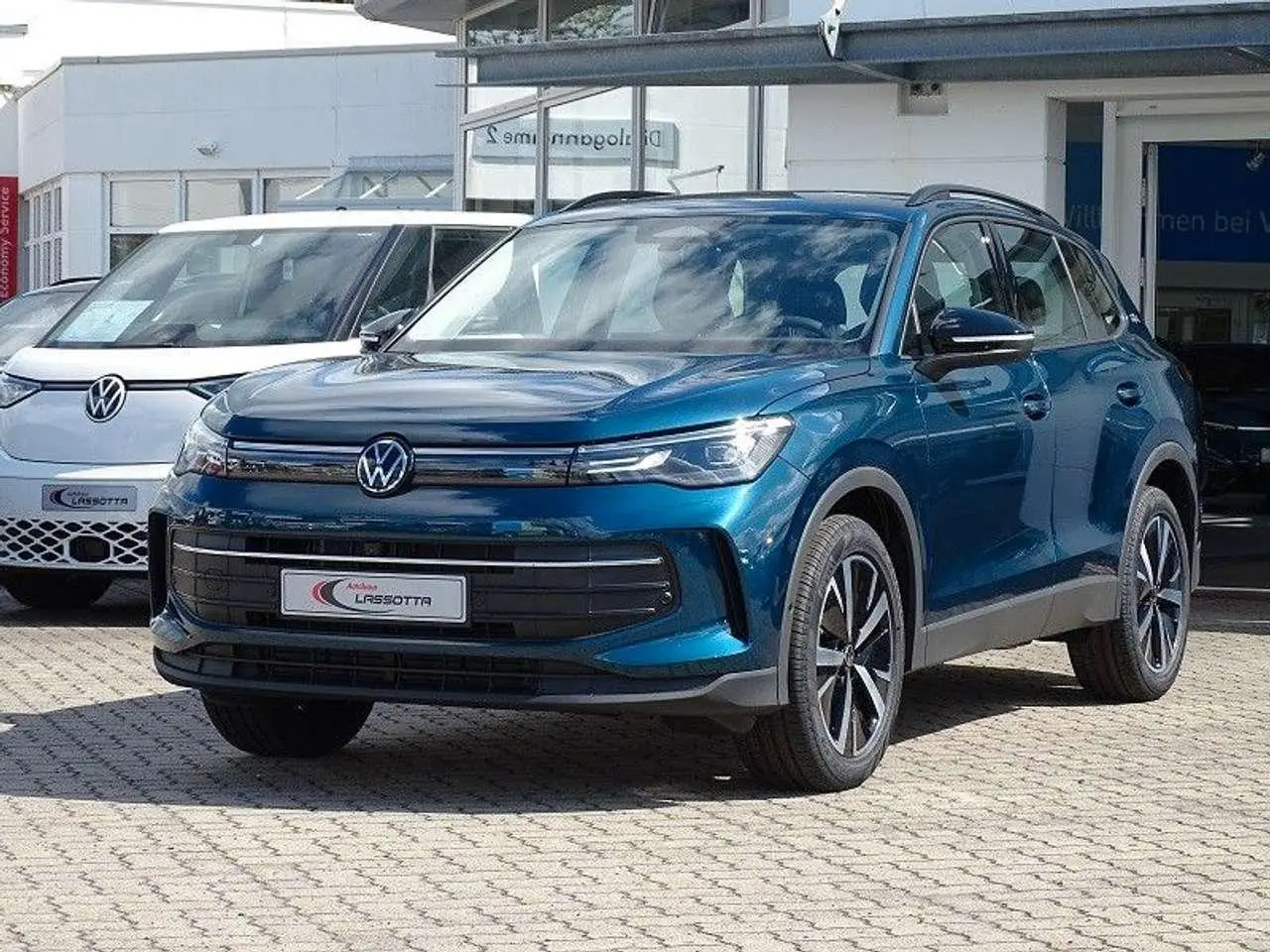 Photo 1 : Volkswagen Tiguan 2024 Petrol