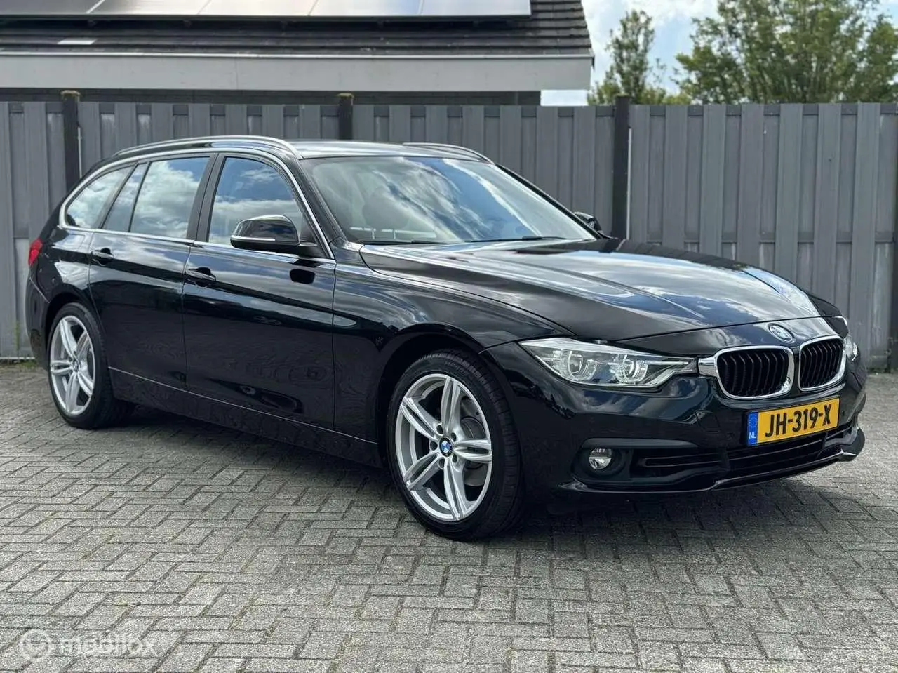 Photo 1 : Bmw Serie 3 2016 Petrol