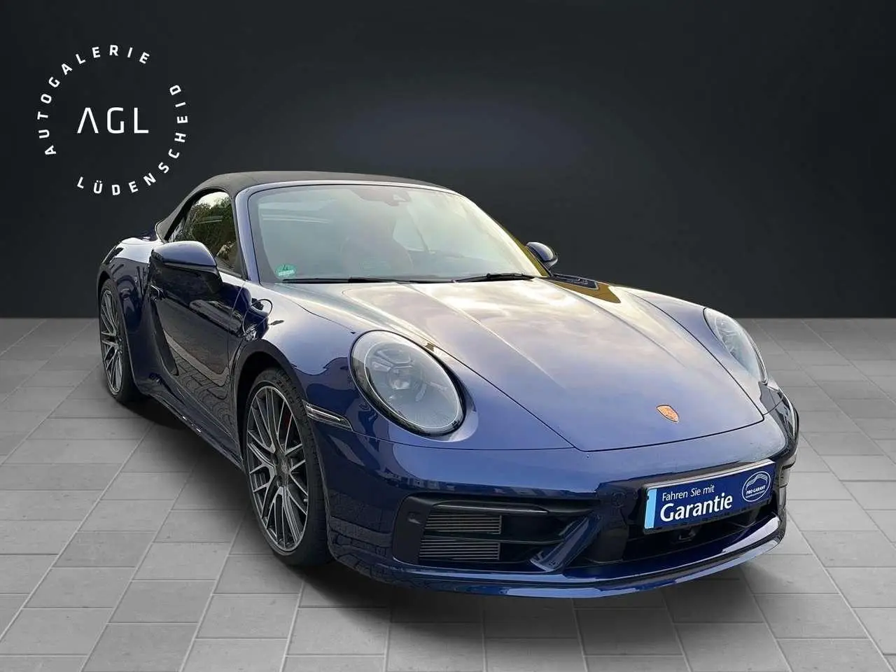 Photo 1 : Porsche 992 2023 Petrol