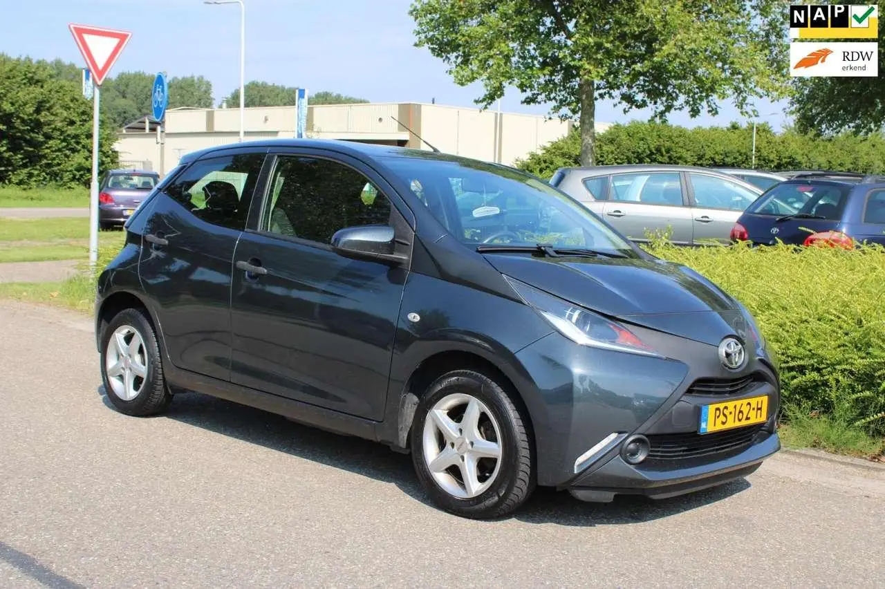 Photo 1 : Toyota Aygo 2017 Petrol