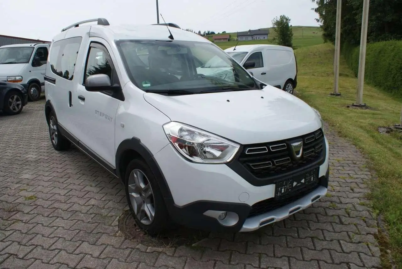 Photo 1 : Dacia Dokker 2020 Petrol