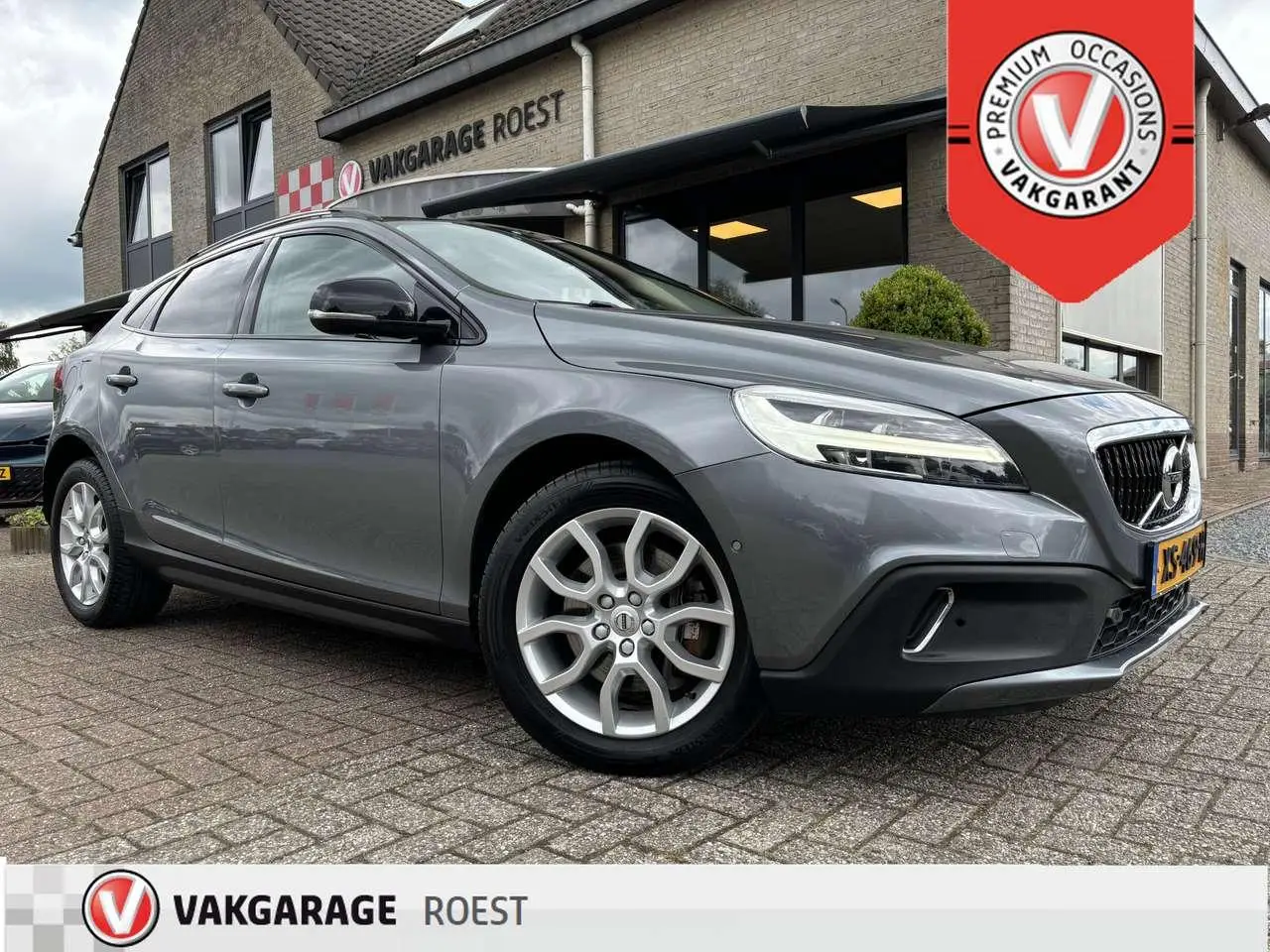 Photo 1 : Volvo V40 2019 Petrol