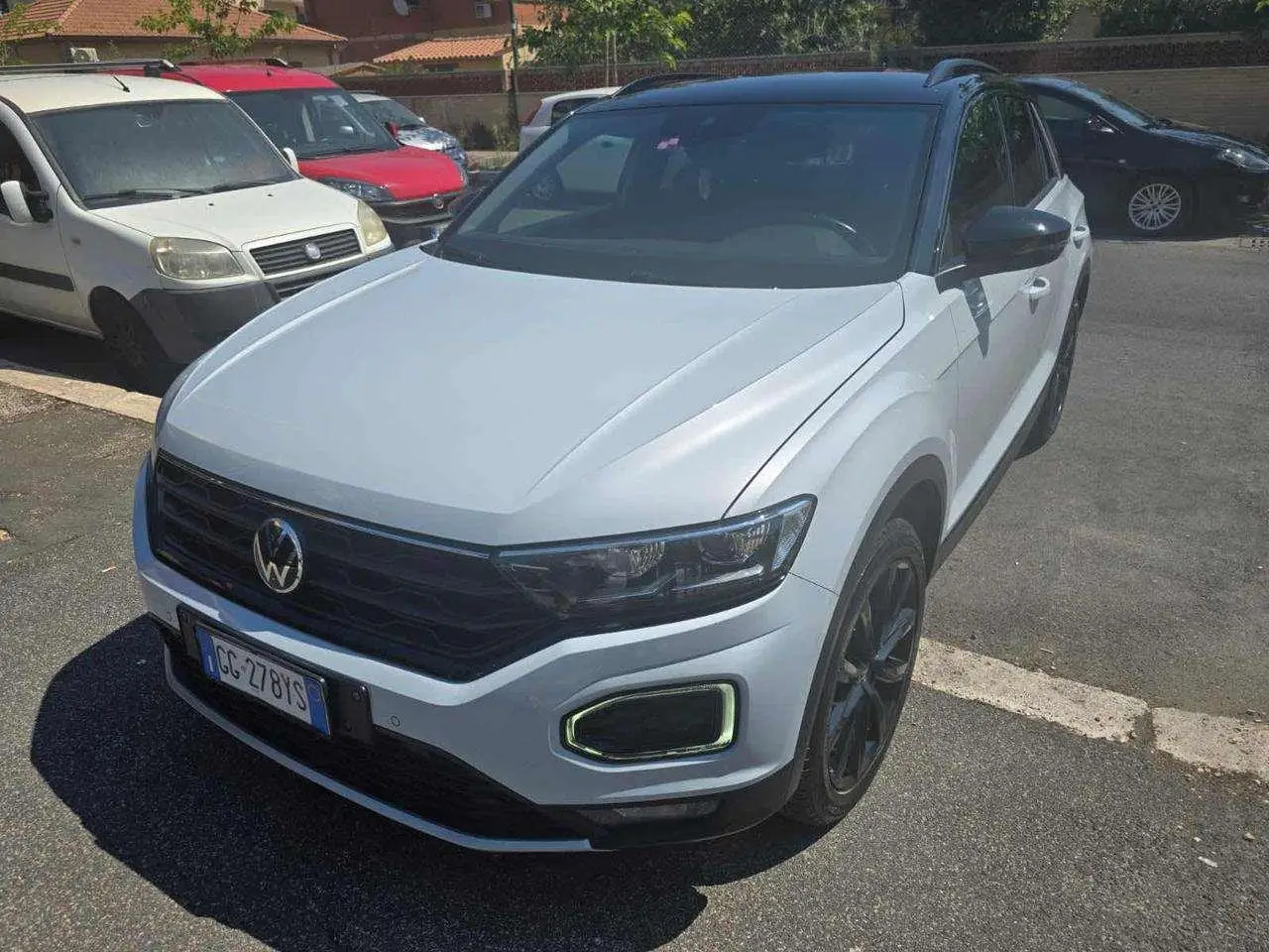 Photo 1 : Volkswagen T-roc 2021 Essence