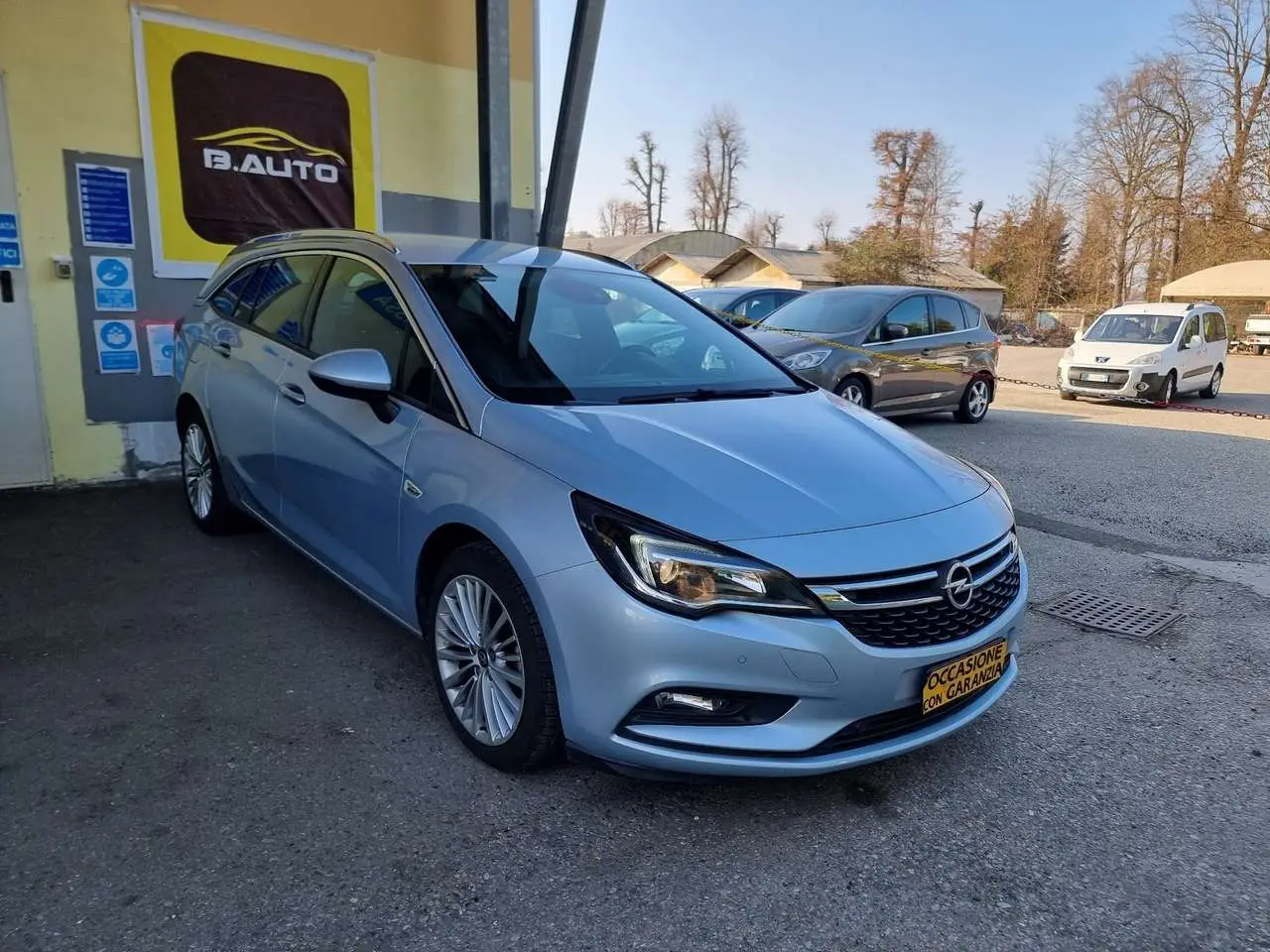 Photo 1 : Opel Astra 2017 Petrol