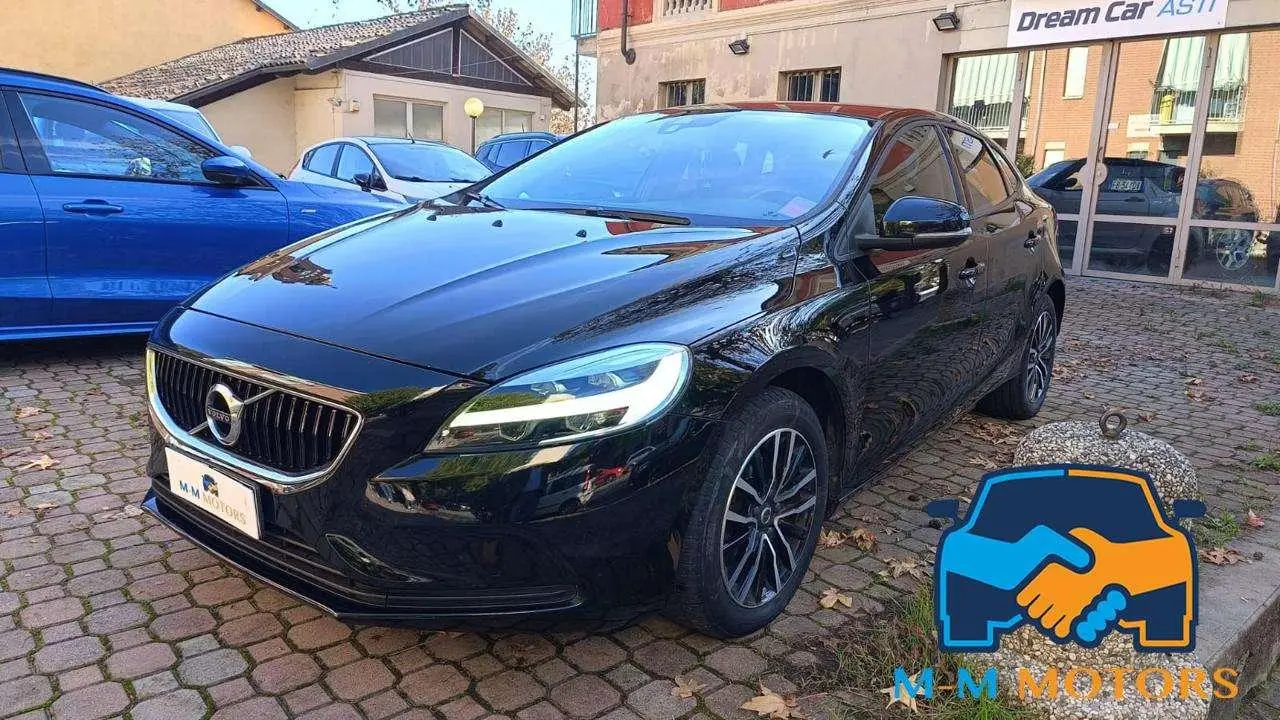 Photo 1 : Volvo V40 2018 Diesel