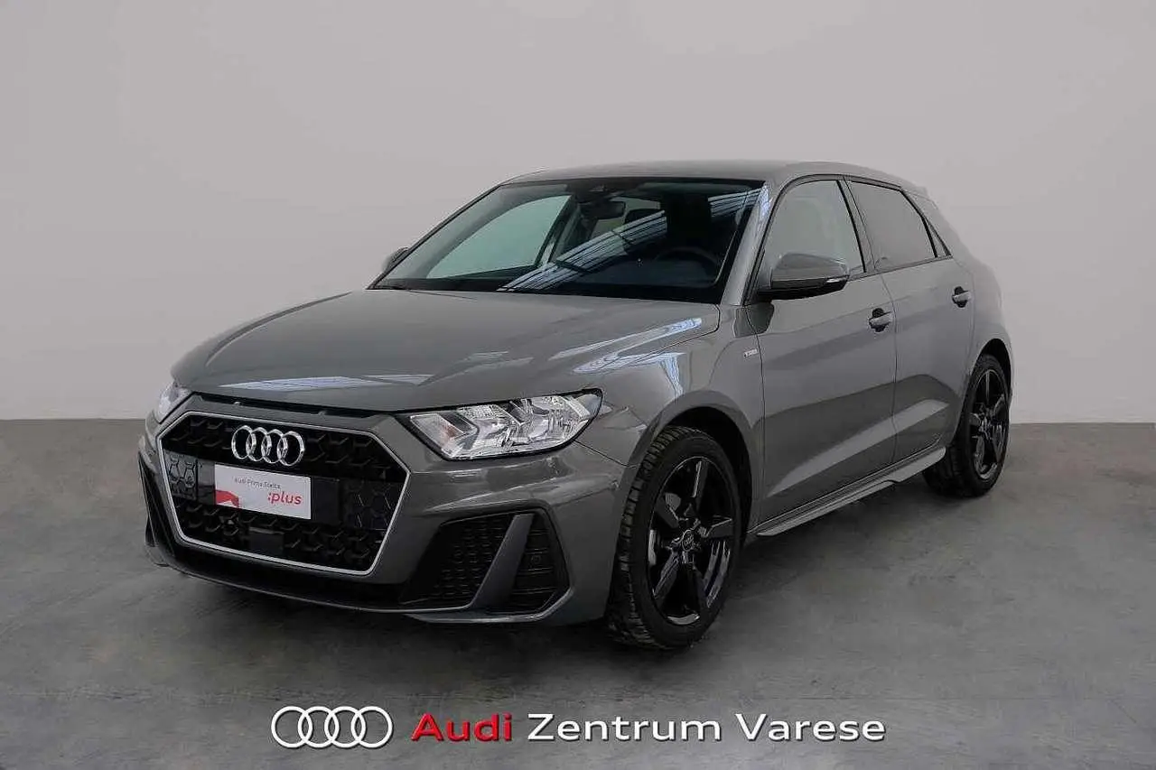 Photo 1 : Audi A1 2023 Essence