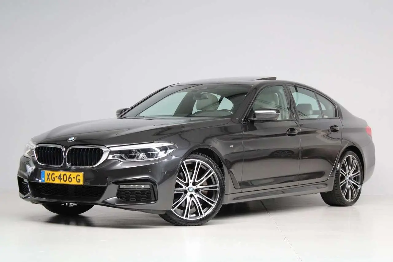 Photo 1 : Bmw Serie 5 2019 Petrol