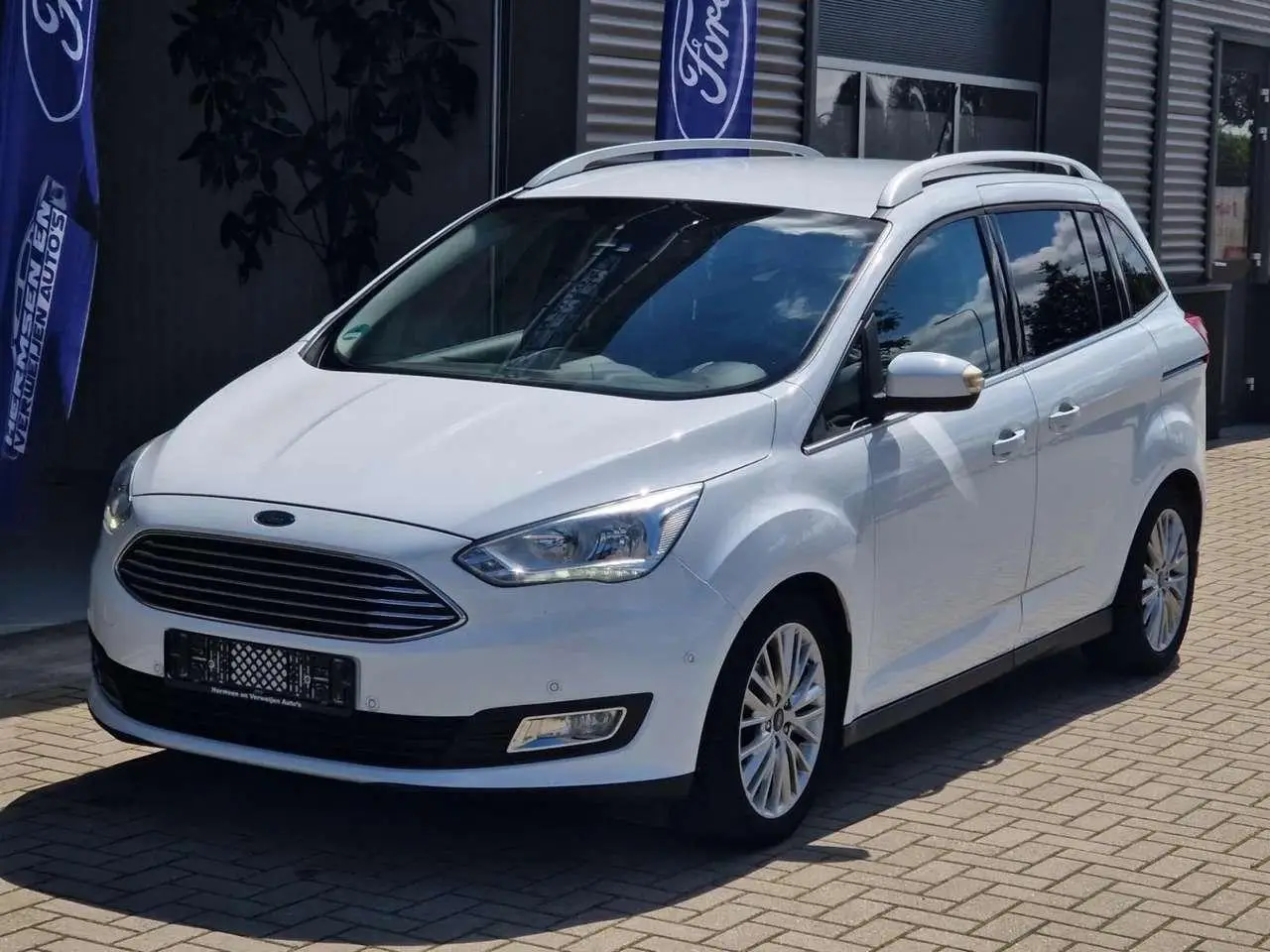 Photo 1 : Ford Grand C-max 2015 Petrol