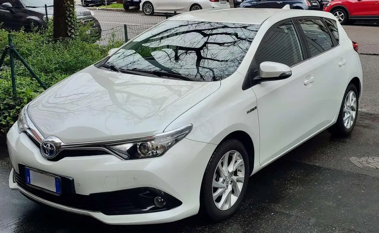 Photo 1 : Toyota Auris 2017 Hybride