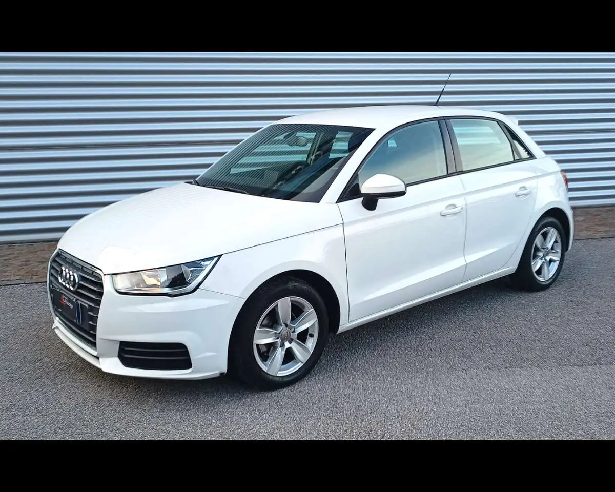 Photo 1 : Audi A1 2015 Diesel