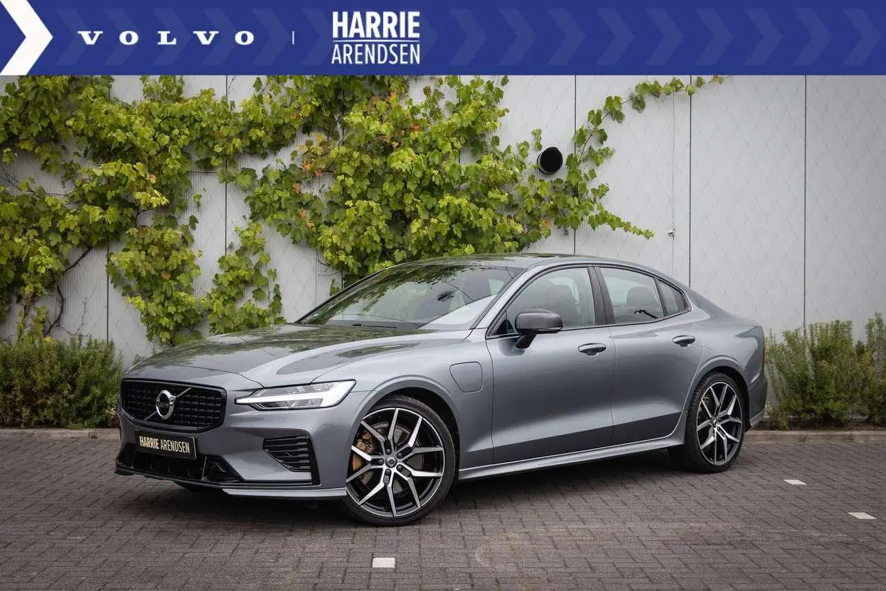 Photo 1 : Volvo S60 2021 Hybride