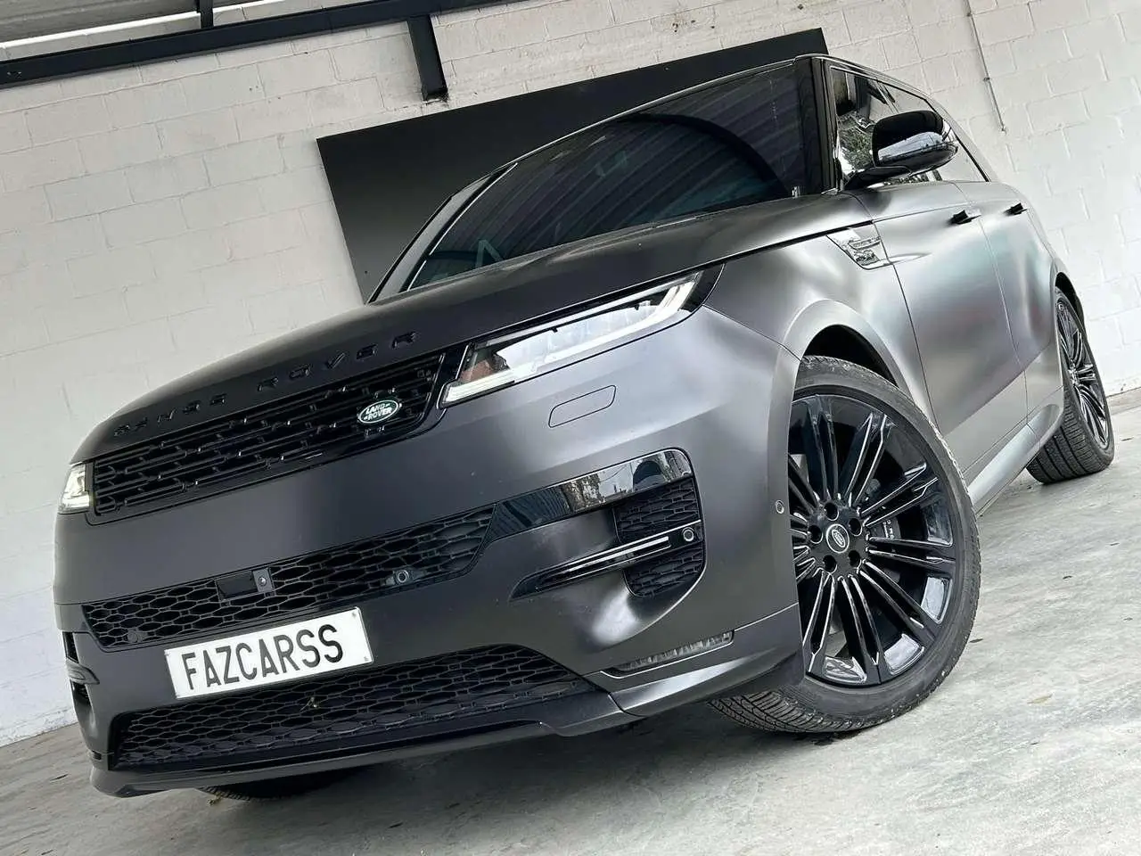 Photo 1 : Land Rover Range Rover Sport 2023 Hybrid