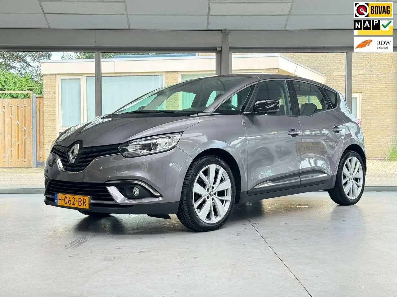 Photo 1 : Renault Scenic 2020 Essence